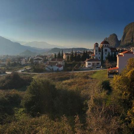 In The Shadow Of Meteora Apartamento Kalabáka Exterior foto