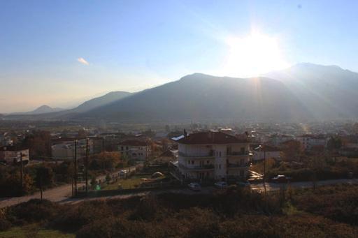 In The Shadow Of Meteora Apartamento Kalabáka Exterior foto